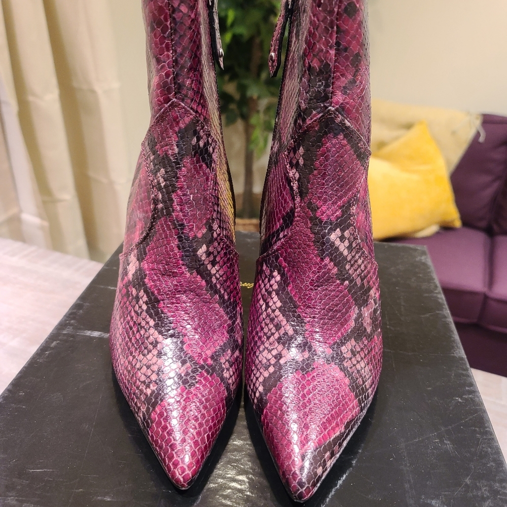 Brand new Vero Cuoio red snakeskin booties. Size 9